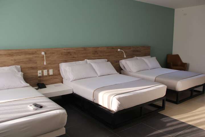 Room 53 of 118