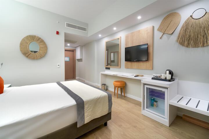 Room 28 of 116