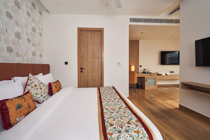 Room 8 of 40