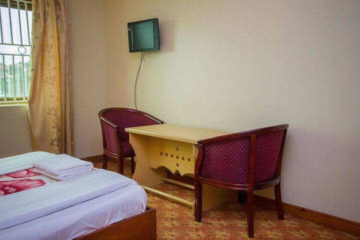 Room 13 of 72