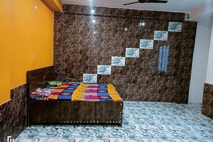 Room 9 of 20