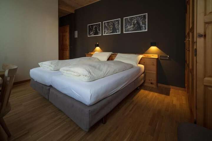 Room 12 of 86