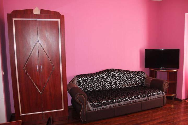 Room 10 of 24