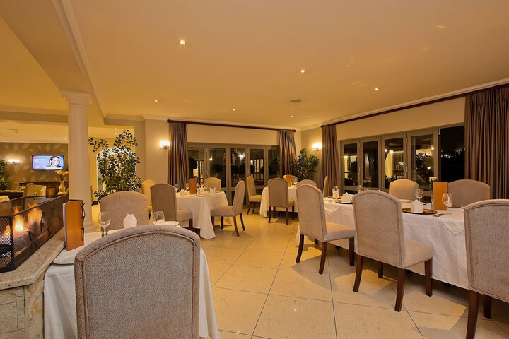 Dining 42 of 76