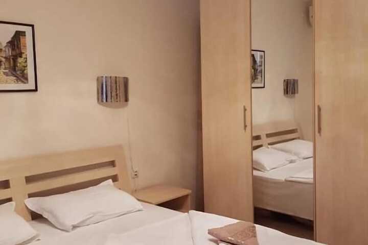 Room 12 of 46