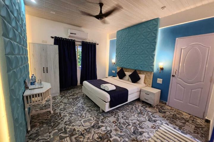 Room 12 of 64