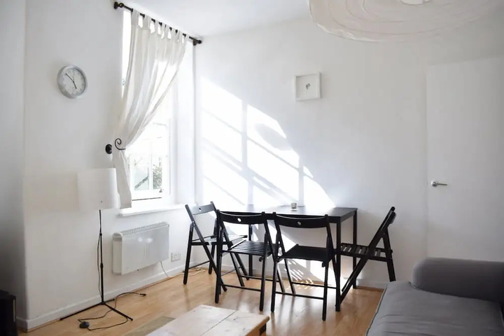 Room 3 of 12