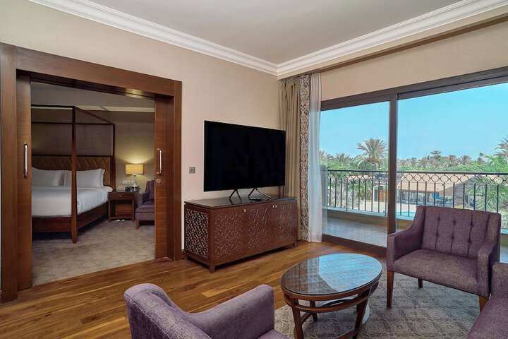 Room 46 of 102