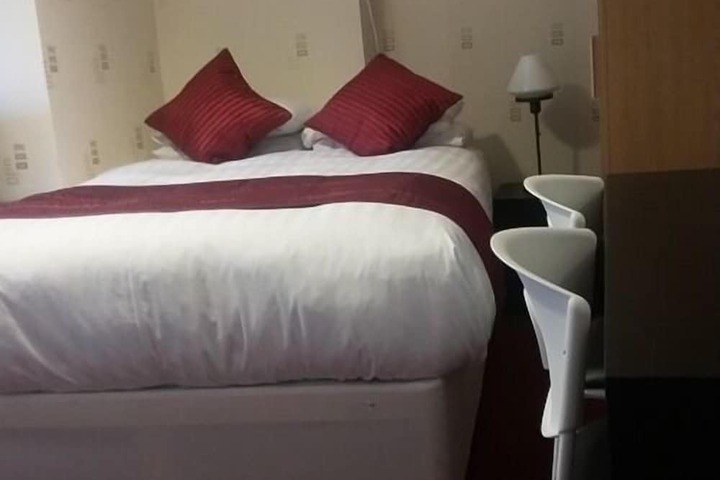 Room 7 of 42