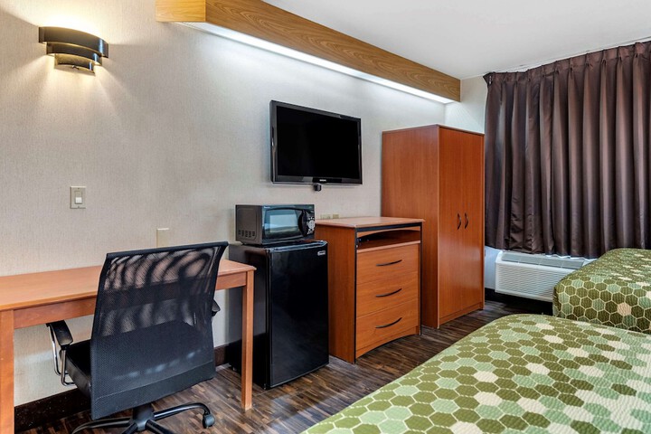 Room 3 of 20