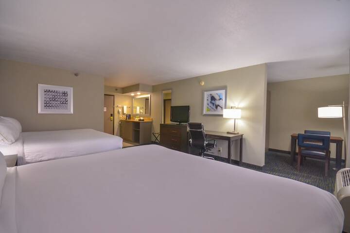 Quadruple King Size Bed (12 of 15)