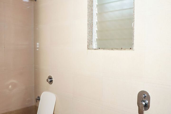 Room 12 of 15