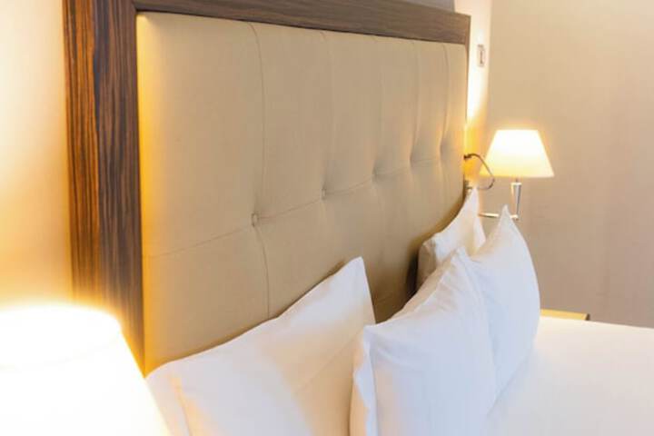 Room 40 of 132