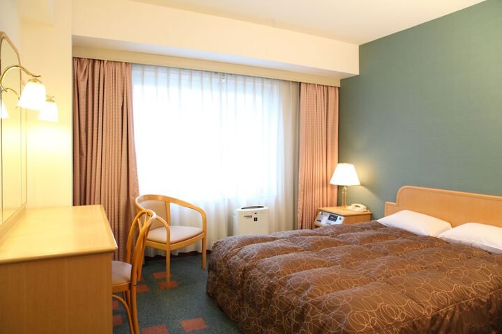 Room 10 of 42