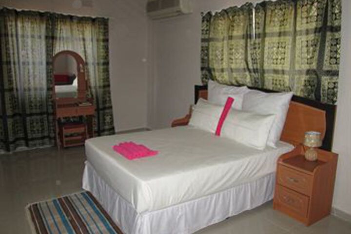 Room 4 of 20