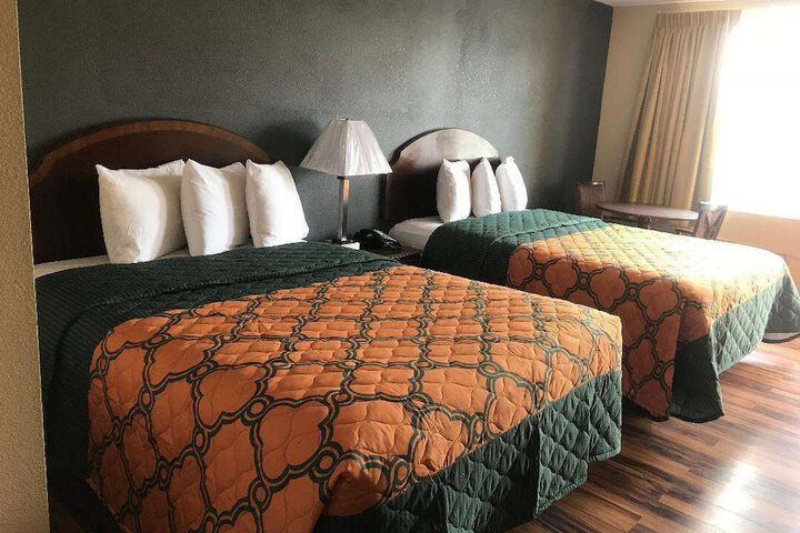 1 King Bed (2 of 5)