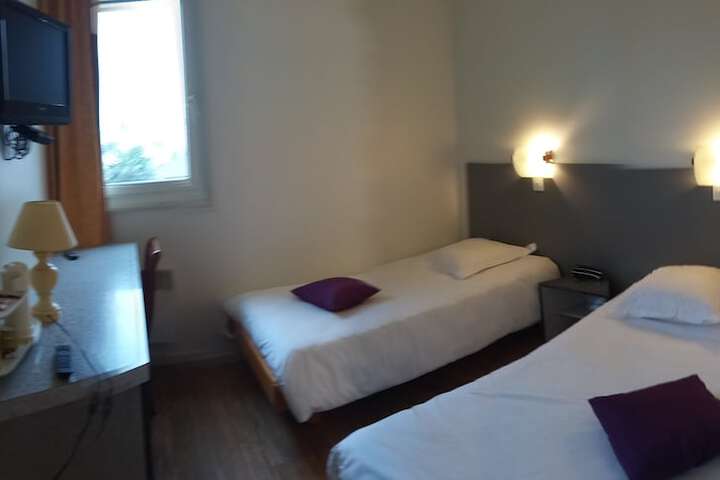 Room 5 of 23
