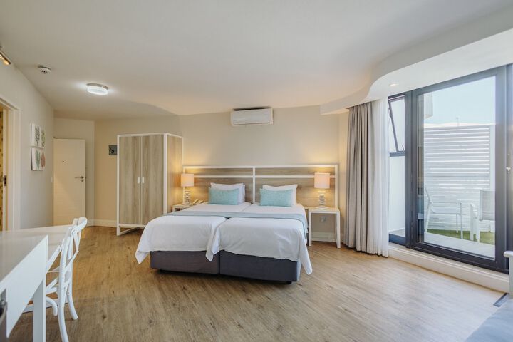 Room 25 of 135