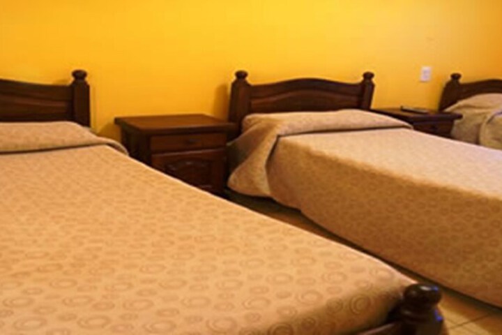 Room 4 of 10