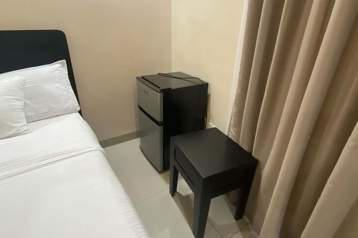 Room 28 of 34