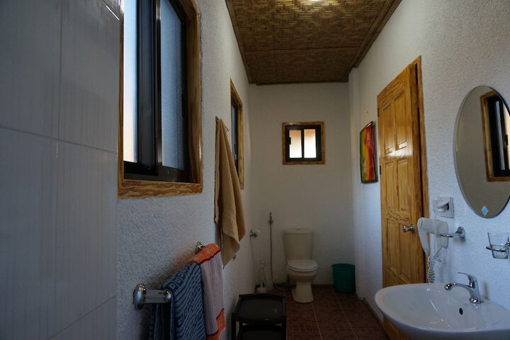 Room 27 of 52