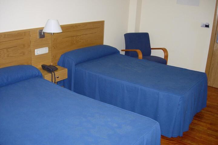 Room 8 of 34