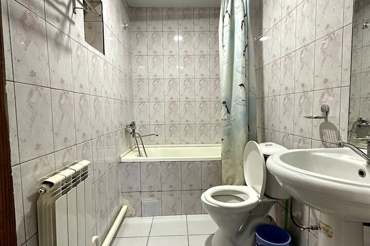Room 10 of 14