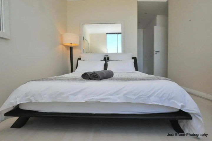 Room 4 of 15