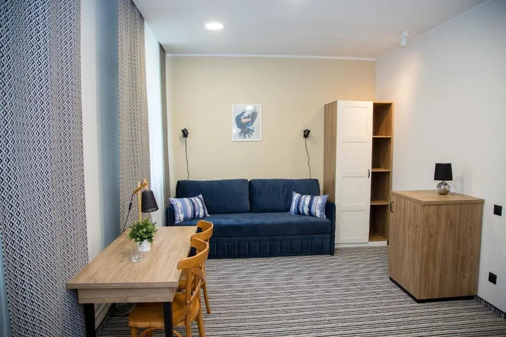 Room 7 of 32