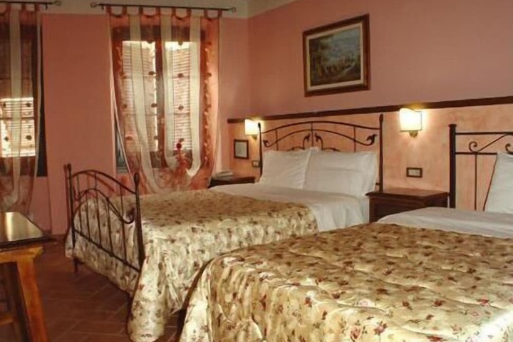 Room 10 of 35