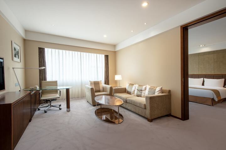 Room 14 of 60