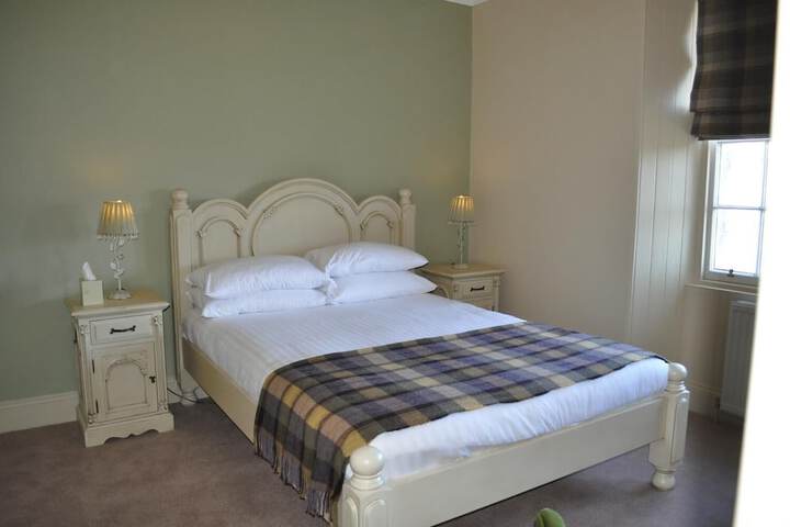 Room 7 of 25