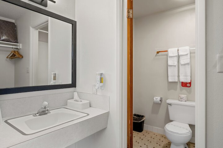 Room 100 of 152