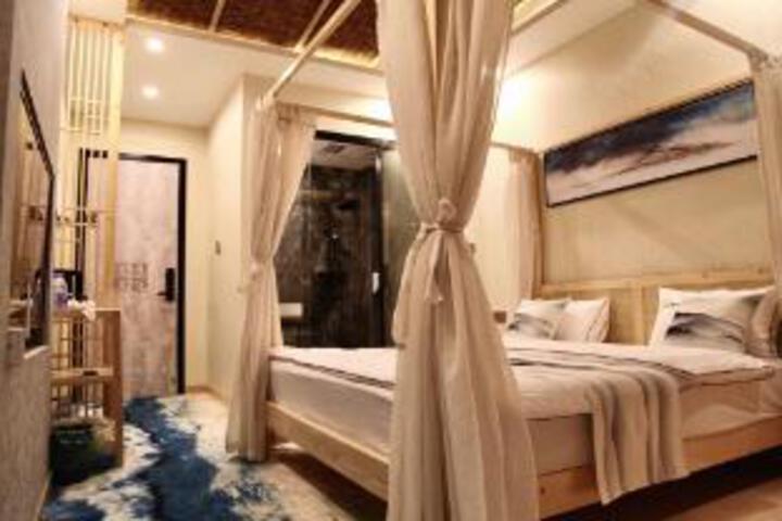 Room 14 of 15
