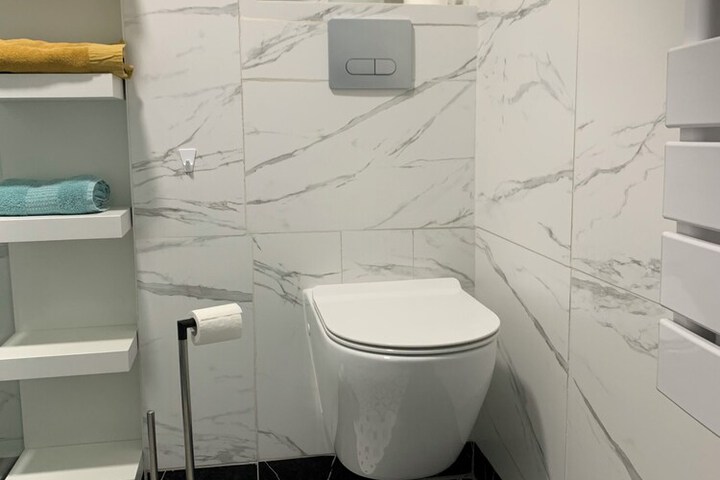 Room 53 of 75