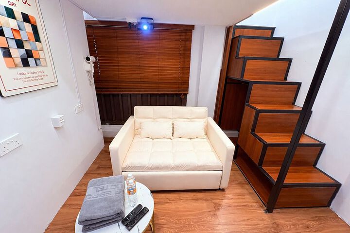 Room 32 of 121