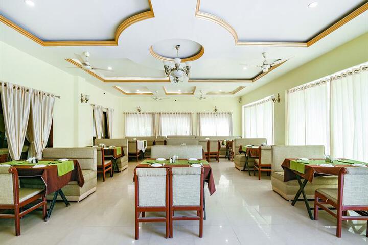 Image of OYO 13810 HOTEL THE GENTLEMAN