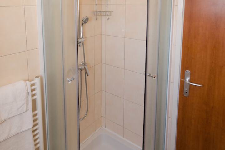 Room 52 of 60