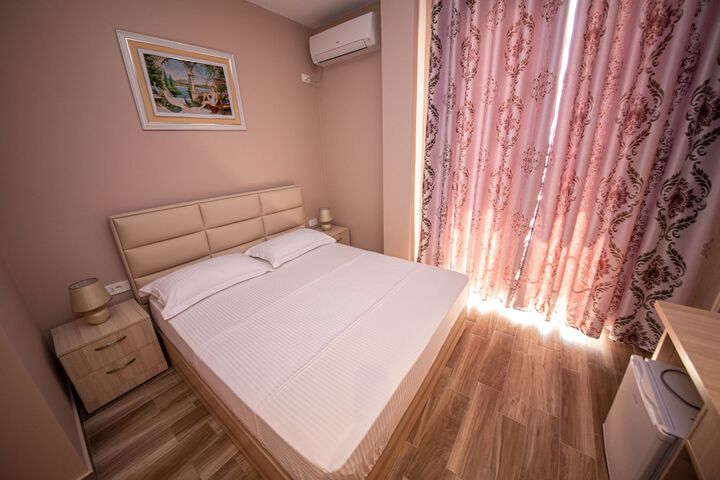 Room 3 of 41
