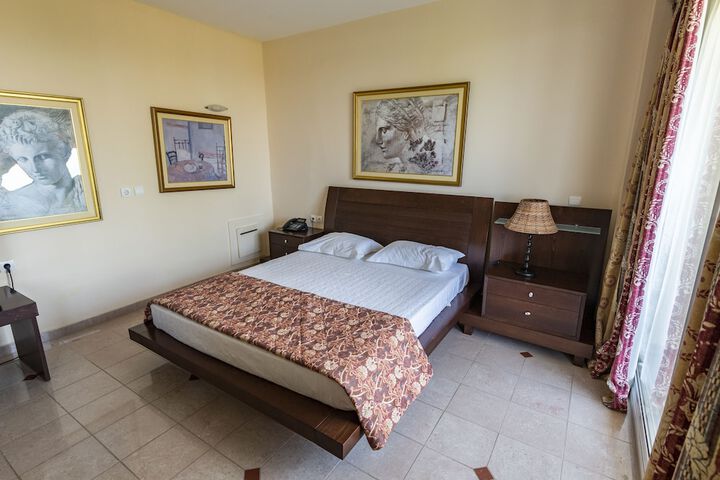 Room 9 of 51