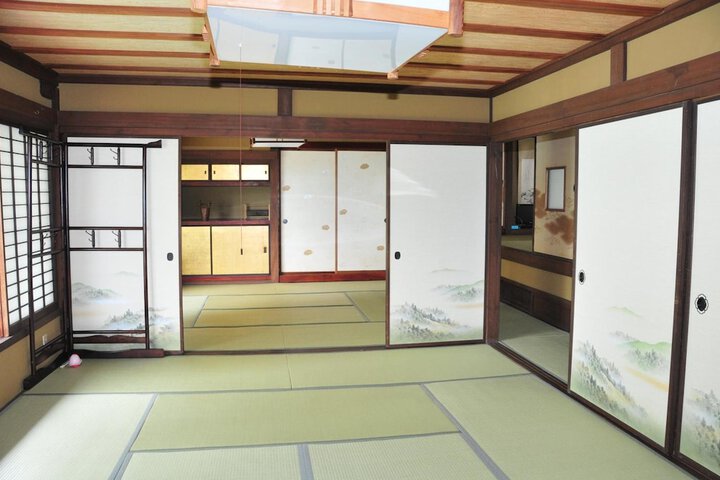Room 4 of 60
