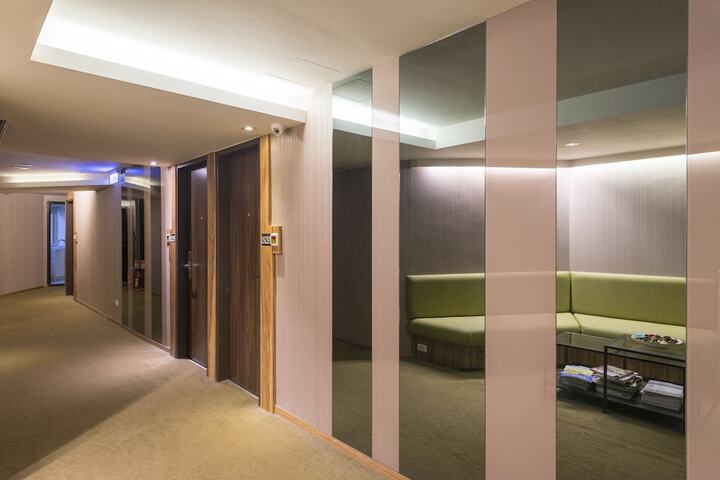 Ballroom/Hall 39 of 41