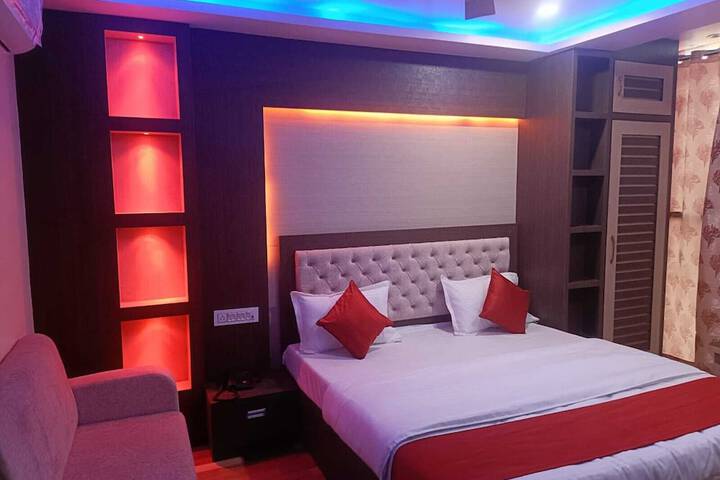 Room 5 of 7