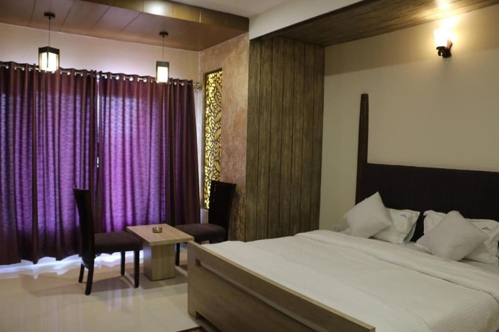 Room 25 of 37