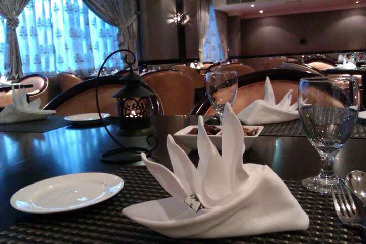 Dining 53 of 60
