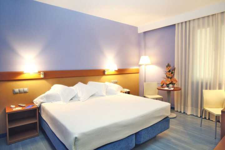 Room 9 of 31