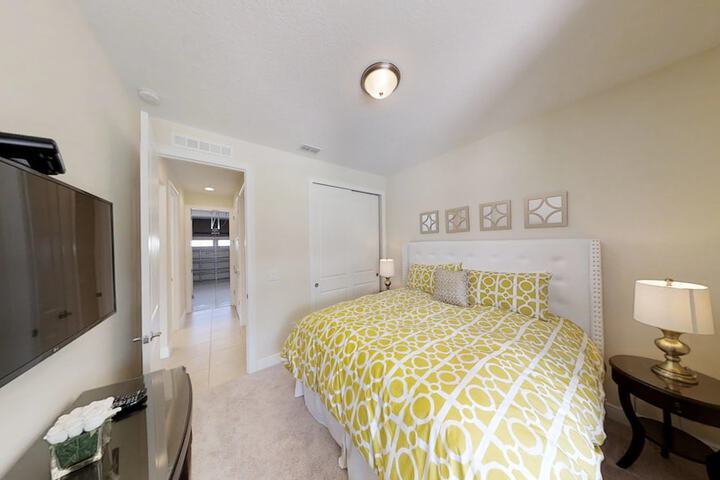 Room 13 of 41