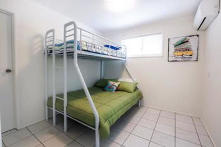 Room 5 of 11