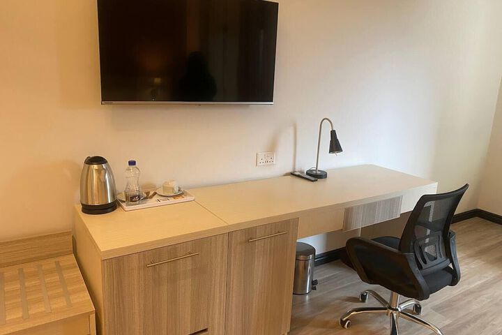 Room 5 of 34