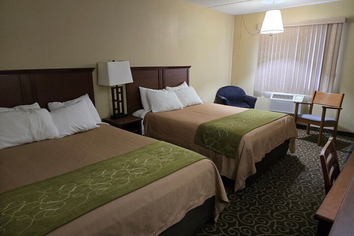 Room 5 of 12